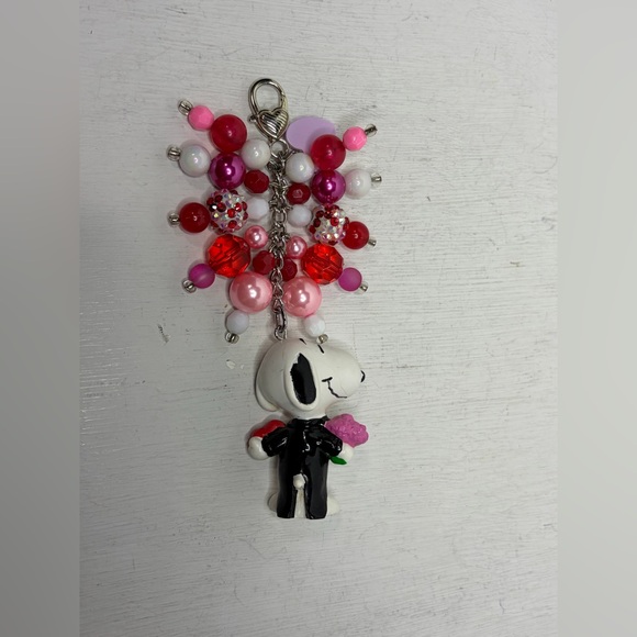 Valentine’s Day Snoopy Peanuts Beaded Keychain/Bag Charm - Picture 5 of 9